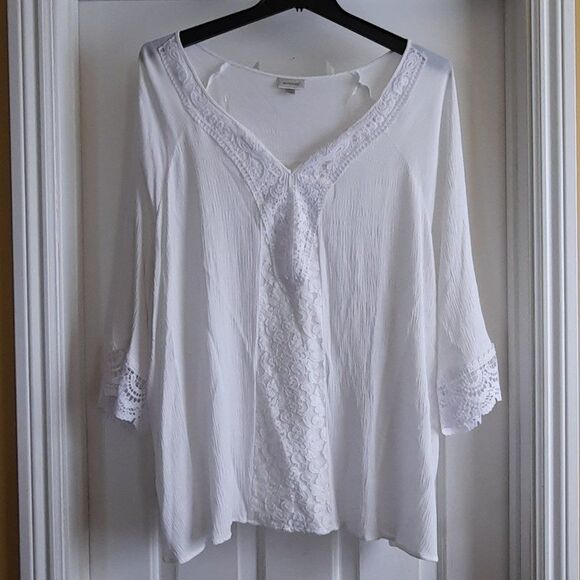 Avenue White Tunic Blouse Wrinkle Crepe Style with Embroidered Eyelet Pl… - Picture 1 of 7